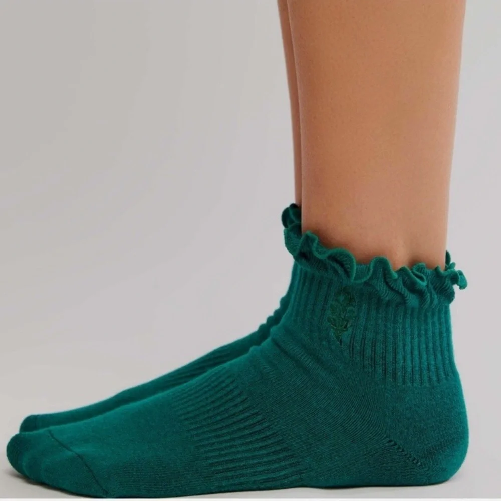 FP Movement Ribbed Ruffle Sport Ankle Socks - Picture 2 of 3